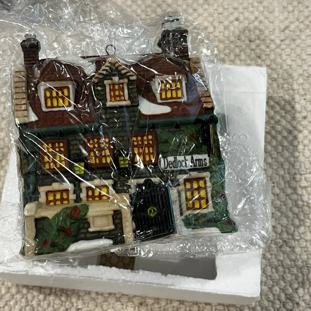 Dept 56 Charles Dickens Heritage Dedlock Arms 1994 Collectors Ornament in Box